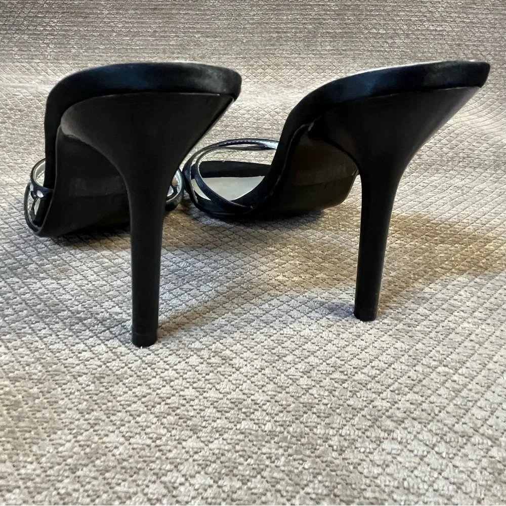 Guess Women’s Black Strappy Rhinestone Heel size 5 in like new condition - Picture 3 of 11